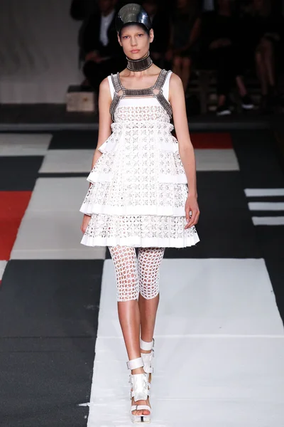 Look 13